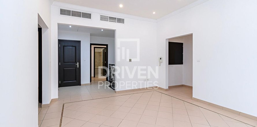 Villa in The Villa, Dubai 4 bedrooms, 646 sq.m. № 19396