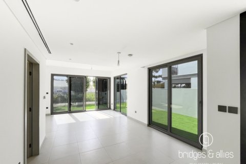 فيلا في دبي 4 غرف نوم, 226.1 م² رقم 77220 - صورة 2