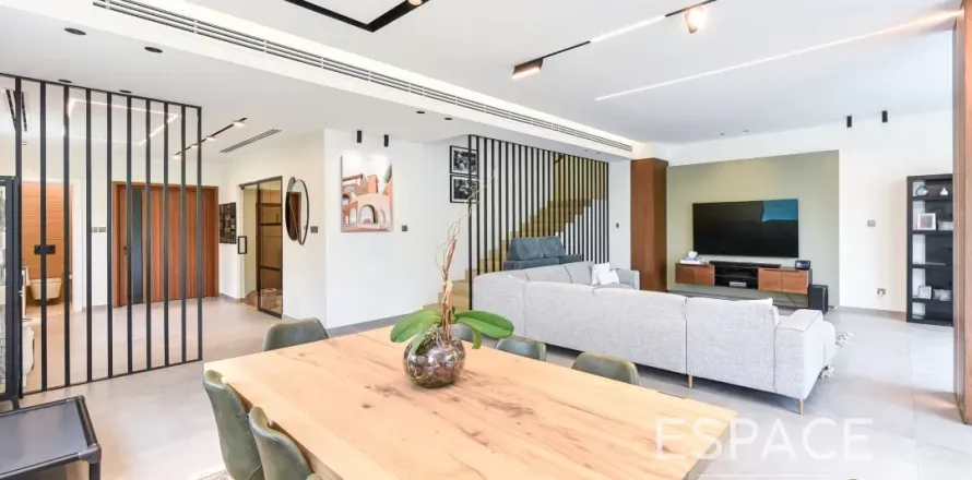 Вилла в Джумейра Вилладж Серкл, Дубай, 4 спальни, 346м², № 61938
