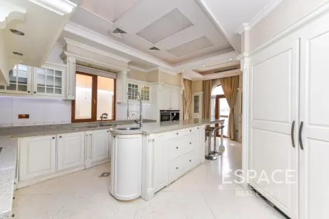 Villa en Palm Jumeirah, Dubai, 6 dormitorios, 650 m², № 61939 - foto 5