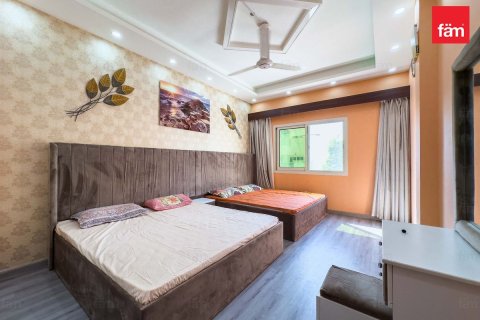 Снять в аренду виллу в Дубае: 4 спальни, 501.5м², № 100236 - фото 9