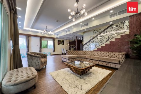 Снять в аренду виллу в Дубае: 4 спальни, 501.5м², № 100236 - фото 3