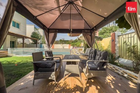 Снять в аренду виллу в Дубае: 4 спальни, 501.5м², № 100236 - фото 21