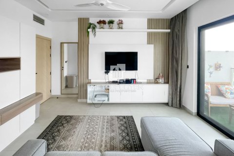 Купить квартиру в Джумейра Вилладж Серкл, Дубай: 3 спальни, 155м², № 73529 - фото 5