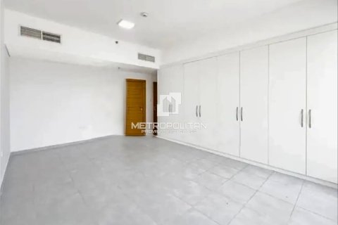 Купить квартиру в Dubai Land, Дубай: 3 спальни, 161м², № 73524 - фото 10