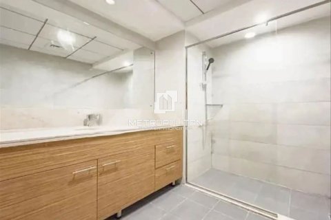 Купить квартиру в Dubai Land, Дубай: 3 спальни, 161м², № 73524 - фото 18