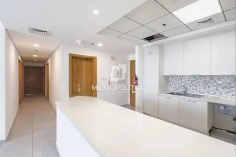 Купить квартиру в Dubai Land, Дубай: 3 спальни, 161м², № 73524 - фото 4