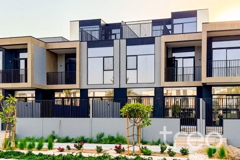 Вилла в Мудоне, Дубай, 3 спальни, 270.72м², № 134547