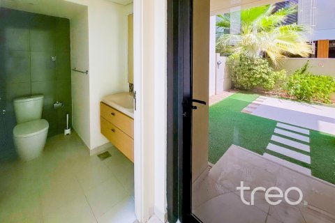Townhouse in DAMAC Hills (Akoya by DAMAC), Dubai 3 bedrooms, 29.17 sq.m. № 134543 - photo 10