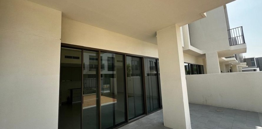 Townhouse in Dubai 3 bedrooms, 174 sq.m. № 110162
