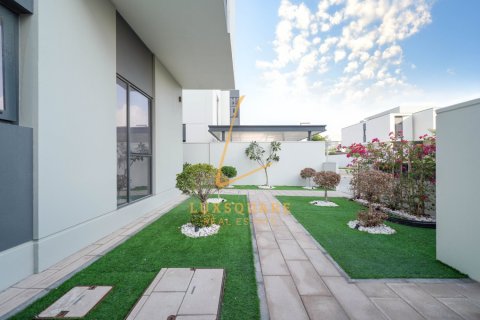 Villa in Murooj Al Furjan, Al Furjan, Dubai 4 bedrooms, 570 sq.m. № 89797 - photo 9