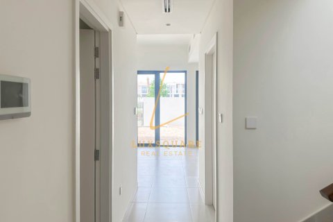 Снять в аренду виллу в Dubai South (Dubai World Central), Дубай: 3 спальни, 144м², № 89799 - фото 15