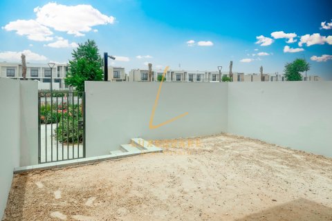 Снять в аренду виллу в Dubai South (Dubai World Central), Дубай: 3 спальни, 144м², № 89799 - фото 11