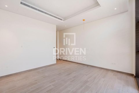 Villa in District One, Mohammed Bin Rashid City, Dubai 5 bedrooms, 634.81 sq.m. № 129621 - photo 2