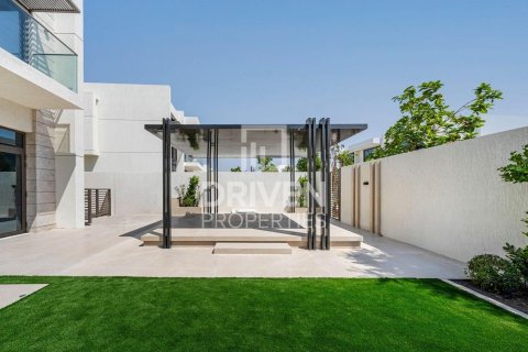 Villa in District One, Mohammed Bin Rashid City, Dubai 5 bedrooms, 634.81 sq.m. № 129621 - photo 20
