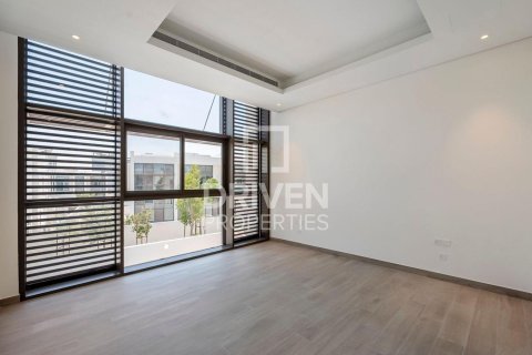 Villa in District One, Mohammed Bin Rashid City, Dubai 5 bedrooms, 634.81 sq.m. № 129621 - photo 6