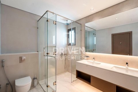 Villa in District One, Mohammed Bin Rashid City, Dubai 5 bedrooms, 634.81 sq.m. № 129621 - photo 12