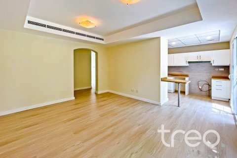Снять в аренду виллу в Арабиан Ранчес, Дубай: 2 спальни, 172.52м², № 120015 - фото 8