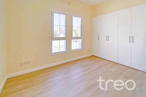 Снять в аренду виллу в Арабиан Ранчес, Дубай: 2 спальни, 172.52м², № 120015 - фото 14
