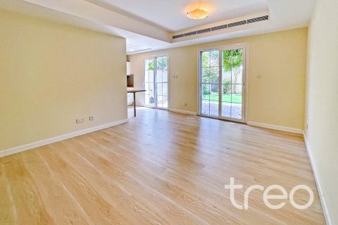 Снять в аренду виллу в Арабиан Ранчес, Дубай: 2 спальни, 172.52м², № 120015 - фото 6