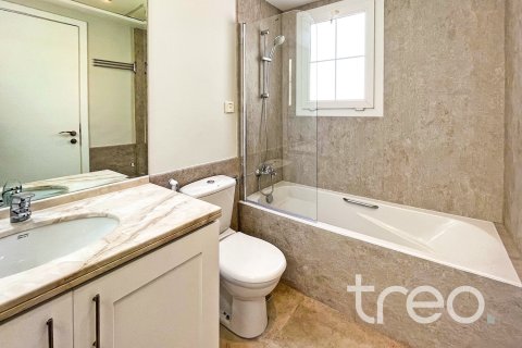 Снять в аренду виллу в Арабиан Ранчес, Дубай: 2 спальни, 172.52м², № 120015 - фото 15