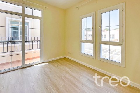 Снять в аренду виллу в Арабиан Ранчес, Дубай: 2 спальни, 172.52м², № 120015 - фото 13