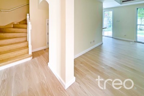 Снять в аренду виллу в Арабиан Ранчес, Дубай: 2 спальни, 172.52м², № 120015 - фото 10