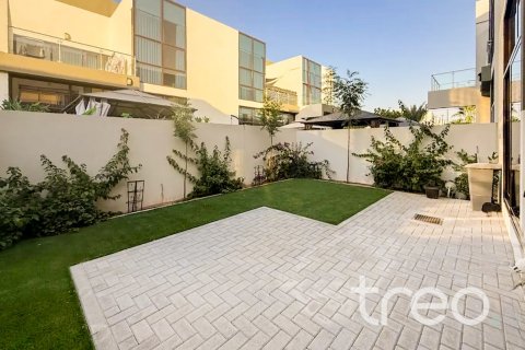 Villa à Mohammed Bin Rashid City, Dubai, 4 chambres, 187.2 m², № 120014