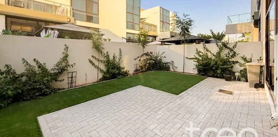 Villa à Mohammed Bin Rashid City, Dubai, 4 chambres, 187.2 m², № 120014