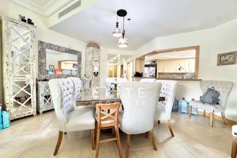 Купить квартиру в Shoreline Apartments, Пальма Джумейра, Дубай: 3 спальни, 204м², № 85671 - фото 4