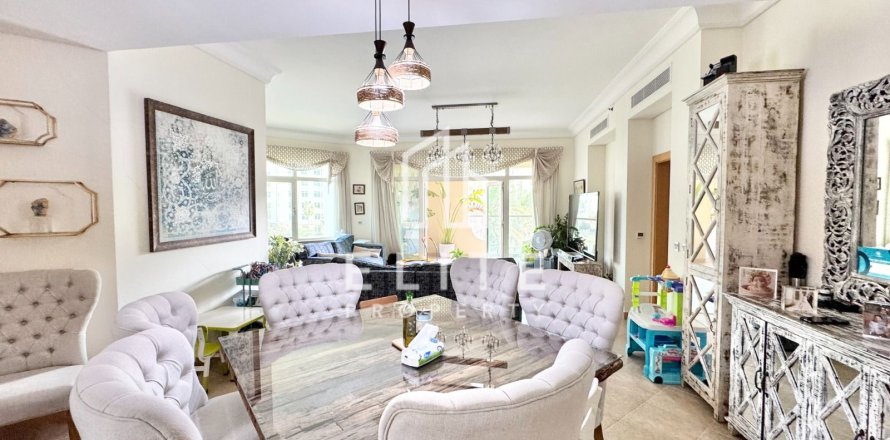 Квартира в Shoreline Apartments, Пальма Джумейра, Дубай, 3 спальни, 204м², № 85671