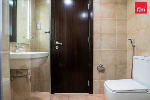 Villa in Dubai 2 bedrooms, 685.8 sq.m. № 109333 - photo 7