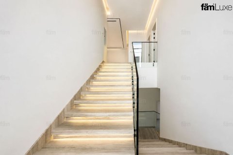 Villa in Al Barsha, Dubai 5 bedrooms, 1857.9 sq.m. № 109334 - photo 13