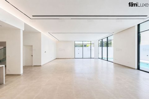 Villa in Al Barsha, Dubai 5 bedrooms, 1857.9 sq.m. № 109334 - photo 7