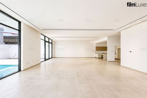 Villa in Al Barsha, Dubai 5 bedrooms, 1857.9 sq.m. № 109334 - photo 3