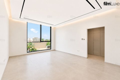 Villa in Al Barsha, Dubai 5 bedrooms, 1857.9 sq.m. № 109334 - photo 11