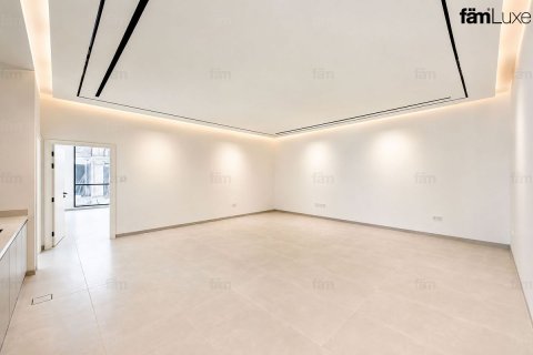 Villa in Al Barsha, Dubai 5 bedrooms, 1857.9 sq.m. № 109334 - photo 4