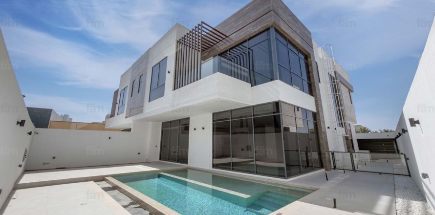 Villa in Al Barsha, Dubai 5 bedrooms, 1857.9 sq.m. № 109334