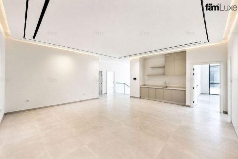 Villa in Al Barsha, Dubai 5 bedrooms, 1857.9 sq.m. № 109334 - photo 9