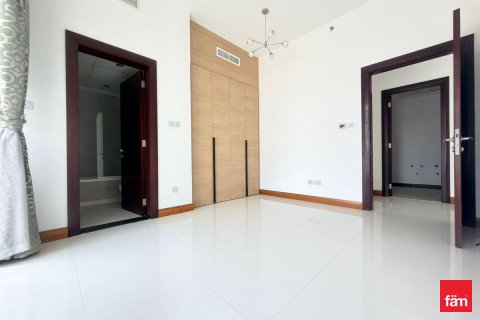 Снять в аренду квартиру в Дубае: 2 спальни, 144м², № 109330 - фото 9