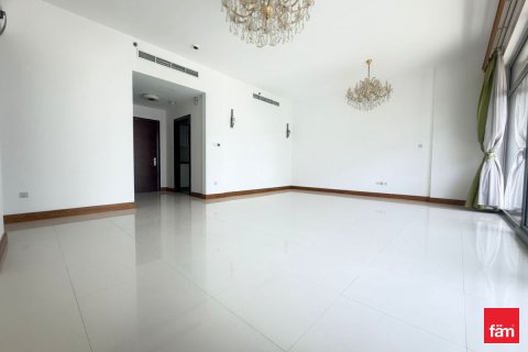 Снять в аренду квартиру в Дубае: 2 спальни, 144м², № 109330 - фото 12