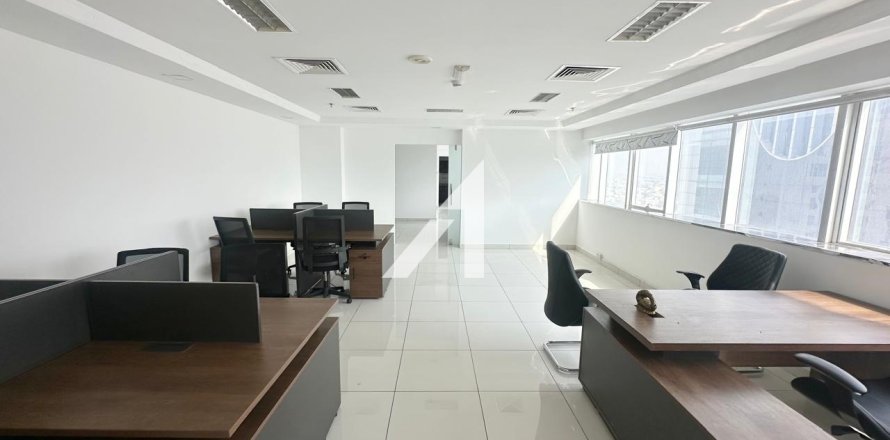 Office in Dubai 91 sq.m. № 69072