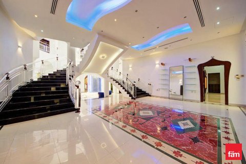Villa en Dubai, 8 dormitorios, 1723.6 m², № 93464 - foto 2