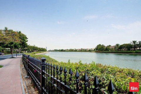 Villa en Dubai, 8 dormitorios, 1723.6 m², № 93464 - foto 13