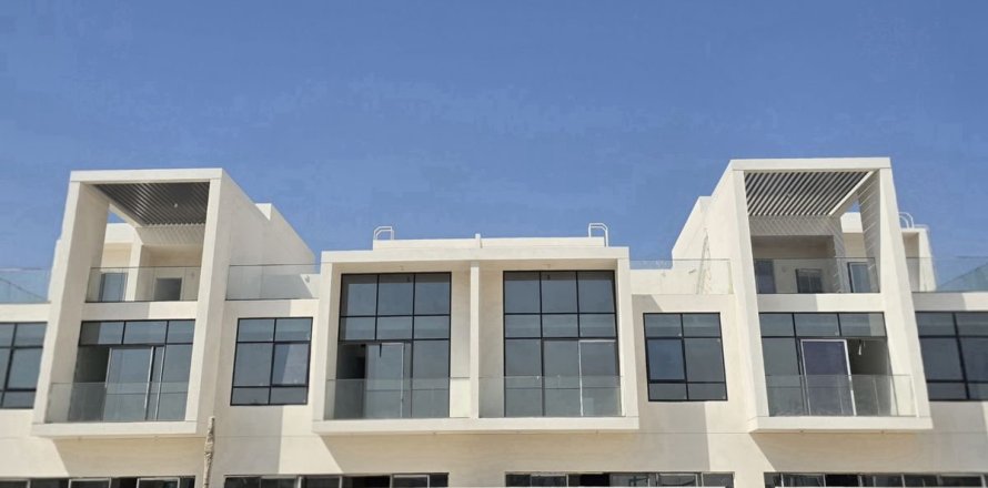 Townhouse in Dubai 4 bedrooms, 272.2 sq.m. № 93462