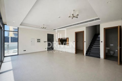 Villa in Liwan, Dubai Land, Dubai 5 bedrooms, 352.85 sq.m. № 143196 - photo 3