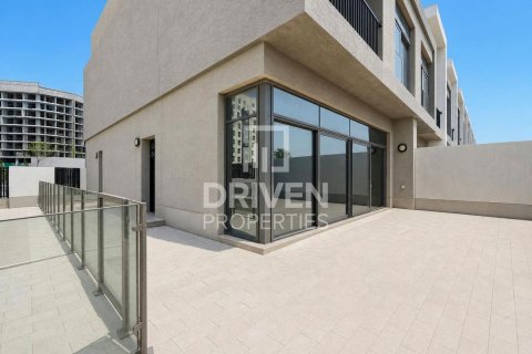 Villa in Liwan, Dubai Land, Dubai 5 bedrooms, 352.85 sq.m. № 143196 - photo 16