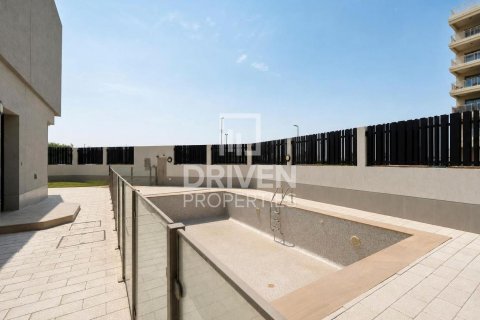 Villa in Liwan, Dubai Land, Dubai 5 bedrooms, 352.85 sq.m. № 143196 - photo 18