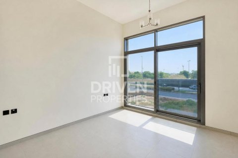 Villa in Liwan, Dubai Land, Dubai 5 bedrooms, 352.85 sq.m. № 143196 - photo 13