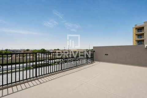 Villa in Liwan, Dubai Land, Dubai 5 bedrooms, 352.85 sq.m. № 143196 - photo 22